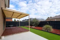 Spacious 4B House in PointCook Hotels near Williams Landing Railway Station