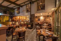 3BR  Retro Jungle Escape Near Darling Harbour Hotels in Glebe