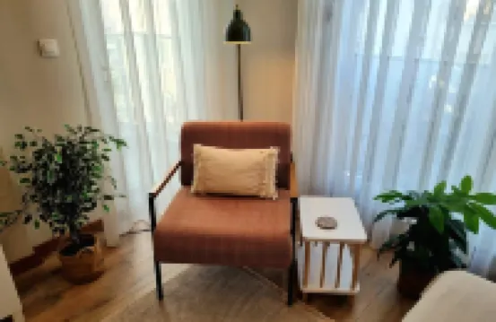 2 Bedroom Cozy Apartment