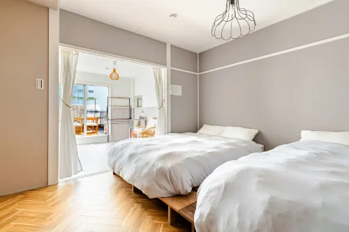 [Near USJ] For group trips! Roomy 4-story building with projector terrace near the station [for 12] - فلل