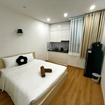 La Peche Homestay Hanoi Hotels near Long Bien Railway Station
