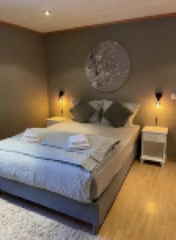 Lofoten Aurora House | Cozy & Private Stay with Fireplace