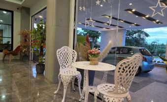 The Sun Hotel Roiet