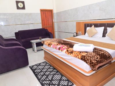 Paramjyoti HomeStay