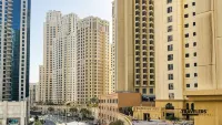 Travelers - Dubai Marina Hostel