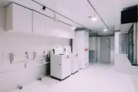 Minimalist Loft 6: Namba Cozy Studio & 24/7 Gym Access 5