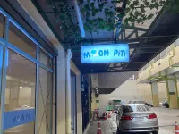 MooN Pīti Hotels near Yaowarat