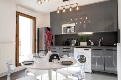 Modern apartment -1BR- 4P- Montreuil Hotels near Fresque L'Ascenseur