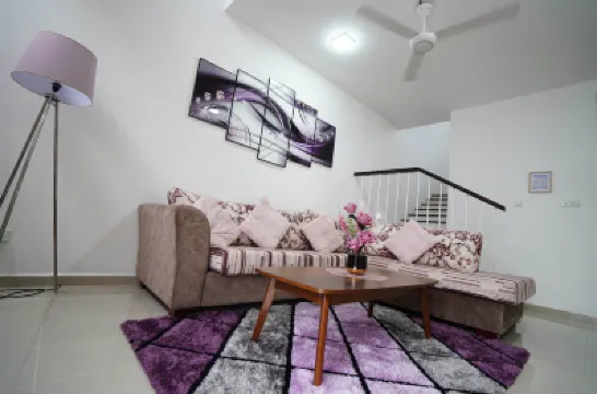 Airport Retreat Negombo- Family Villa with Pool & Theme Parks Hotels in 
