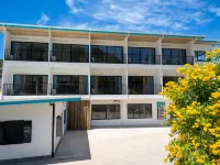 Buddha View Hostel Hotels near Mae Haad Beach