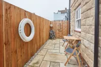 Host & Stay | No 5 Hoggarths Yard