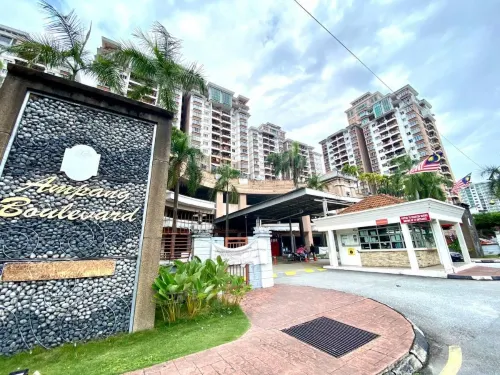 KLCC View - 2BR 10Pax | Ampang Boulevard Condominium by Skytripz