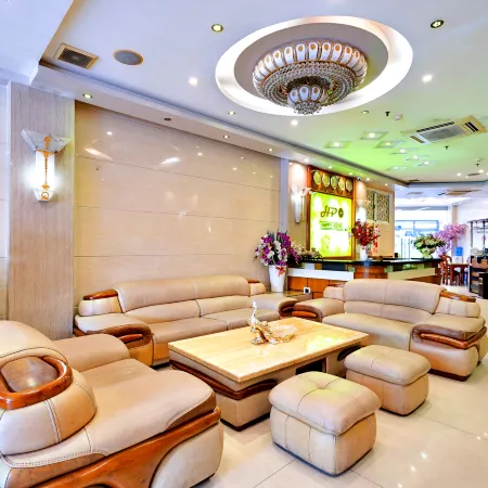 S79 Happy Hotel 1 Saigon Отели рядом с достопримечательностью «Стадион Фу Тхо»