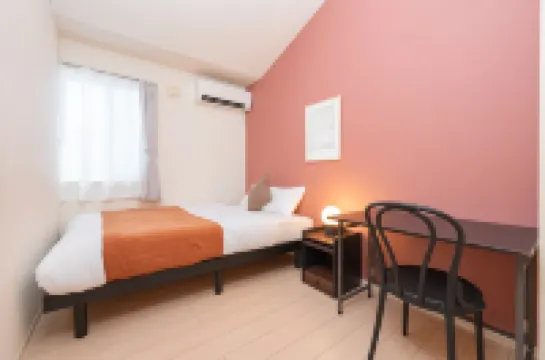 名古屋駅から徒歩10分/寝室6部屋/最大17名/無料駐車場2台(米野戸建) のホテル