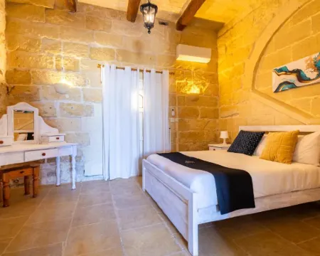 Villa Nirvana - 4 bedrooms (sleeps 8 + 2 kids) Qala village Hotels in Qala