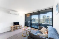 Prime CityView - Steps from Southern Cross - New