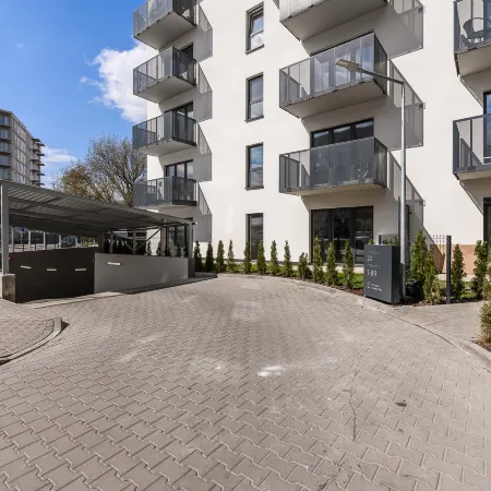 Lumina apartment with patio and parking
