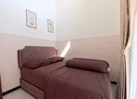 3 Bedroom Guest House in Batu Malang - parking
