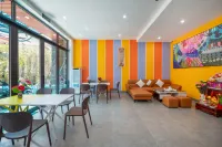 Saluton House