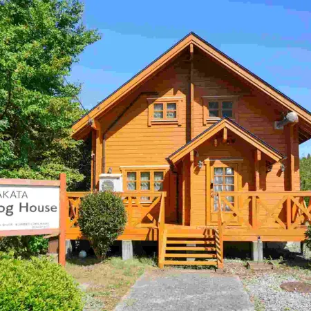 Sakata Log House