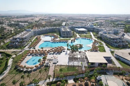 Xanadu Club Makadi Bay Отели рядом с достопримечательностью «Grand Waterworld Makadi : Water Slides»