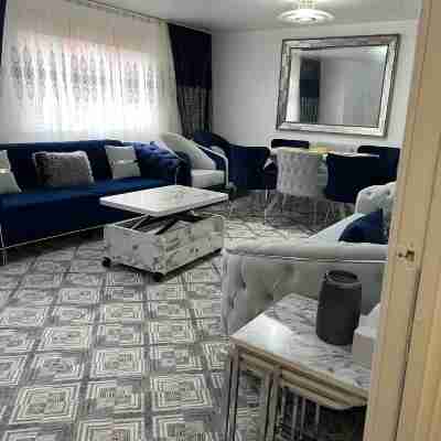 Entire flat by Principality Stadium (5 min walk) Others