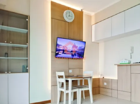 Marbella 2BR Apt w/ Pool & Wi-Fi Hotels near Dago Pakar