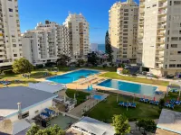 BnB Homes vibrant Ocean View terraced apartment