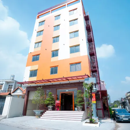 Mona Home Отели рядом с достопримечательностью «Гипермаркет Vincom Plaza Thu Duc»