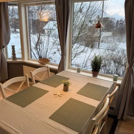 Lofoten Aurora House | Cozy & Private Stay with Fireplace