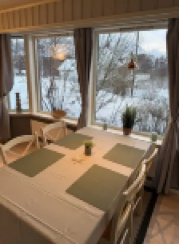 Lofoten Aurora House | Cozy & Private Stay with Fireplace