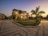 Radsum- Luxury Farmhouse & Resort