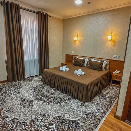 Pakhlavon hotel