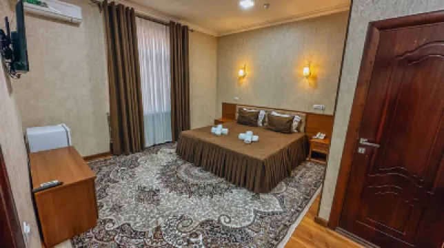 Pakhlavon hotel Các khách sạn ở 