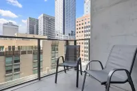 Ultra-Convenient CBD Pad 2BR - 2min to Southern Cross - New