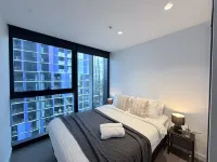 2BR/2BA Urban Sanctuary: Views from 33rd Flr