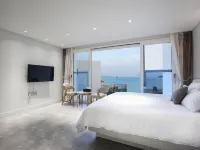 Geoje Lucas Pension Hotels near Maengjongjuk Theme Park