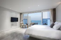 Geoje Lucas Pension
