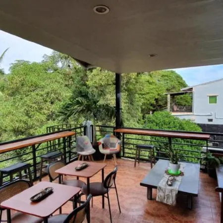 AJ Tourist Inn
