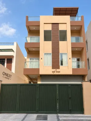 ONE37 HOUSE - parking