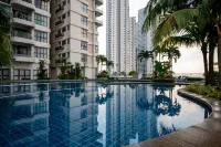 Chic 3BR in Danga Bay with Water Views & Parking Hotels in Johor Bahru