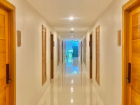 โอโซน โฮเทล ขนอม โรงแรมในอำเภอ ขนอม