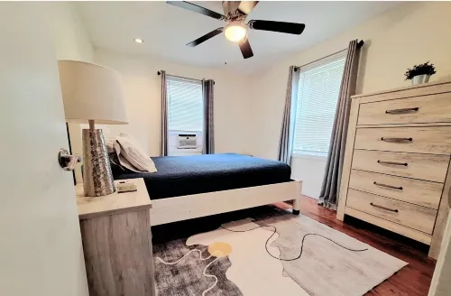 5•Star Fave Cape Cod Style Gem with Bedroom on the Main Hotel a New Britain