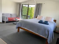 Auckland Eden Park B&Bs Hotels near Avondale