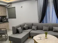 1BR Apartment in Lahore Bahria Town (Free Parking) Hoteles en Lahore