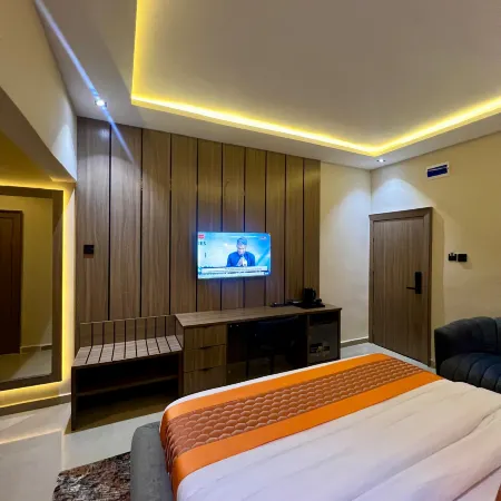Rivona Hotel & Suites Ltd