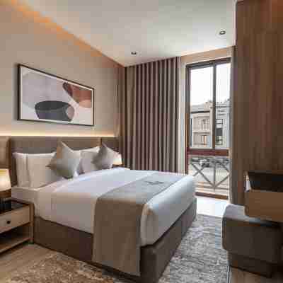 Locanda Homes by Jareed Rooms