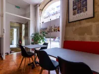 Notre Dame Hotel Hotels near Darwin Ecosystem