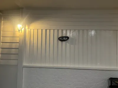 Style Star Inn Homestay (Alisa) Hotels near Sultan Ismail Bridge