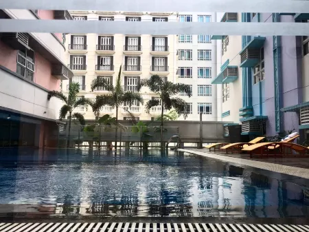 Newport Manila Condo near the Airport